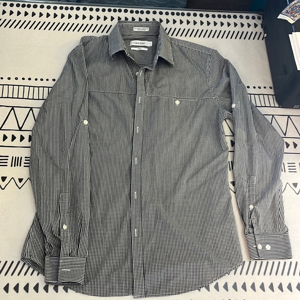Calvin Klein slim fit button up. Size small.